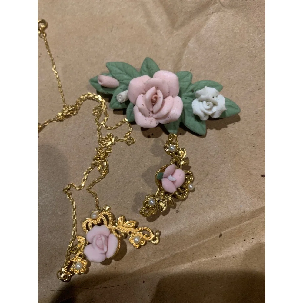 Vintage 1928 Jewelry Porcelain Rose Necklace Brooch Set